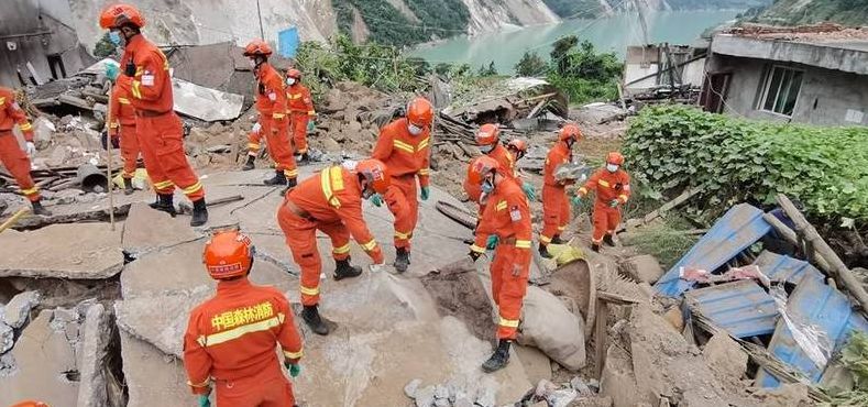 四川泸定地震已造成65人遇难（四川泸县60级地震视频）