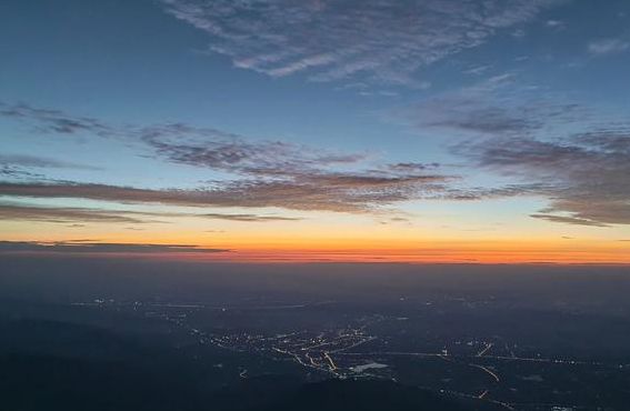 峨眉山两日游（峨眉山两日游攻略住雷洞坪看日出）