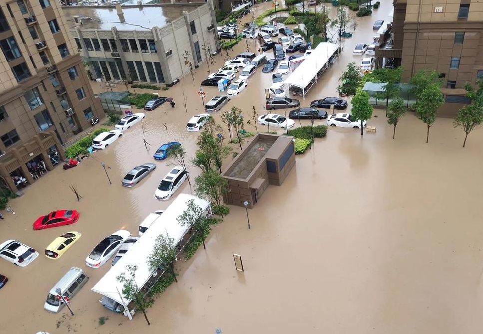 河南郑州暴雨图片（河南郑州暴雨图片高清）